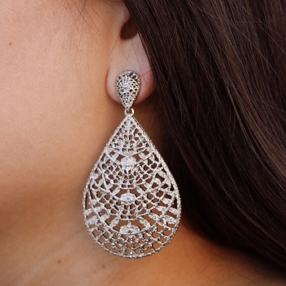 Stella & Dot - Thea Lace Chandeliers - Picture 1 of 3